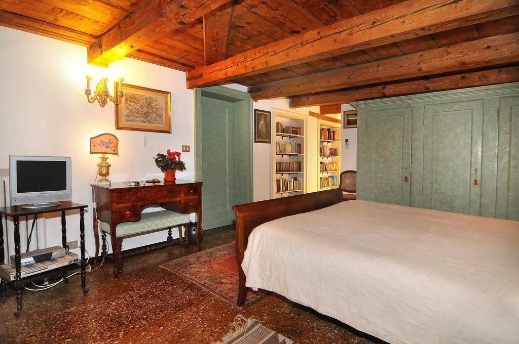 Palazzetto Da Schio * Venezia